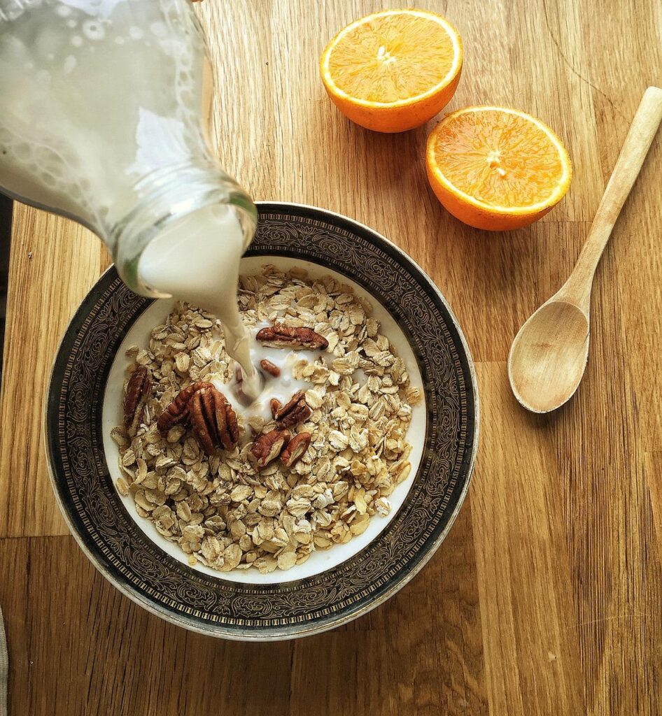 almond milk, oat, orange-1074596.jpg